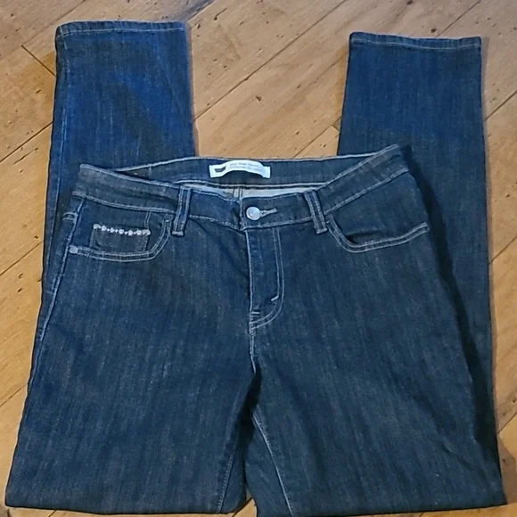 Levi's Mid Rise Jeans - Picture 5 of 8